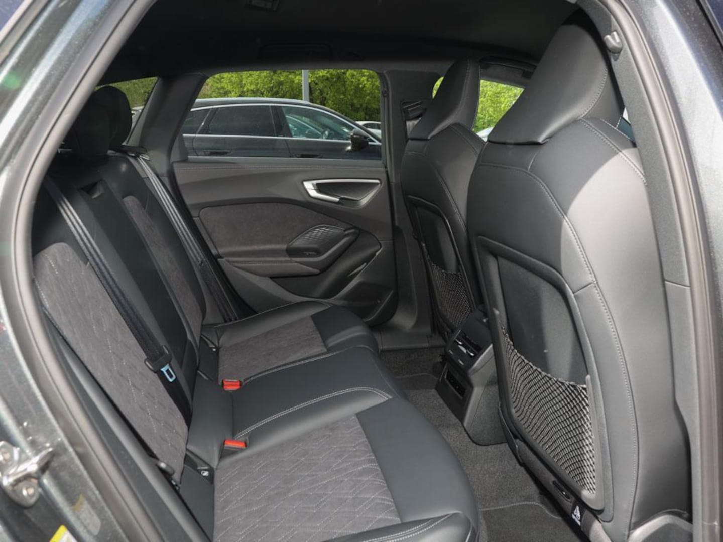 Bild über Audi A5 Avant e-hybrid e-hybrid quattro 220 kW S tronic - für weitere Informationen kontaktieren Sie den Audi Partner