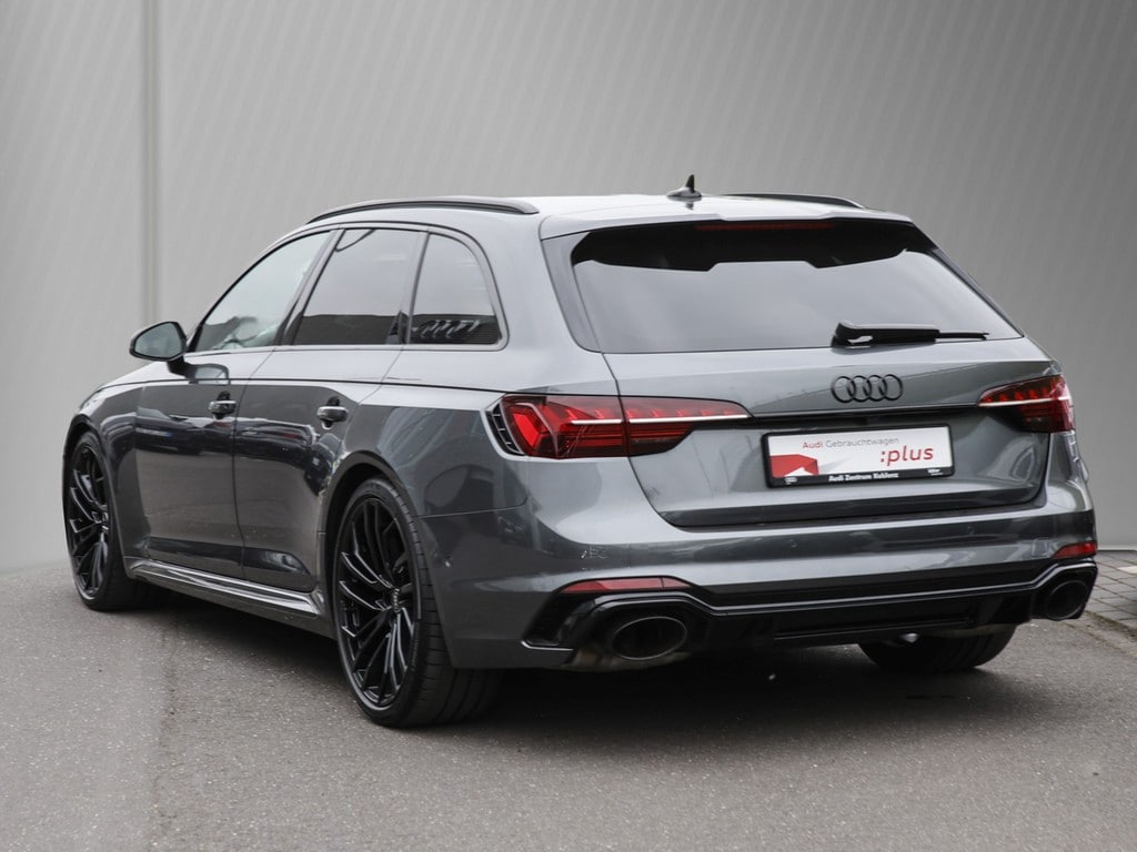 Image about Audi RS 4 Avant TFSI quattro tiptronic