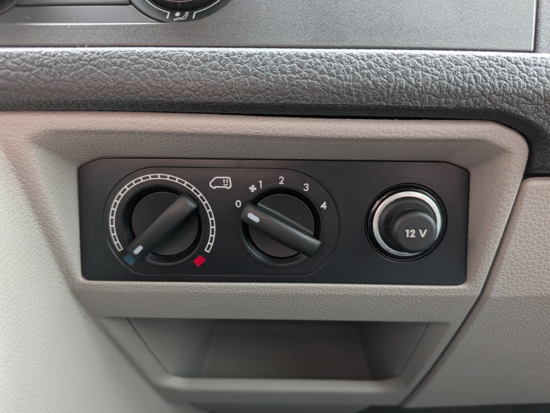 Volkswagen T6 Transporter Kasten langer Radstand