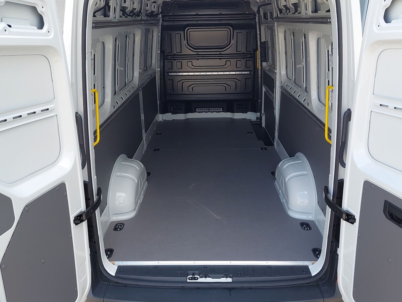 Volkswagen Crafter Kasten langer Radstand – Bild 8
