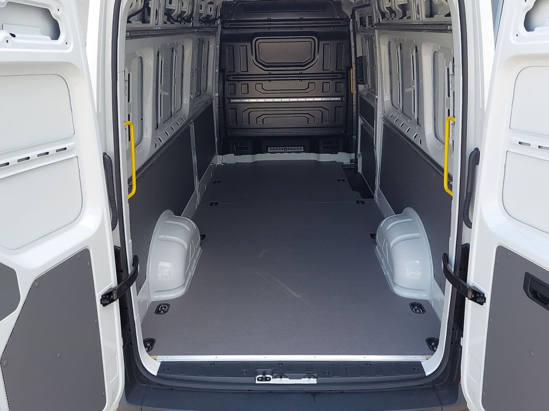 Volkswagen Crafter Kasten langer Radstand