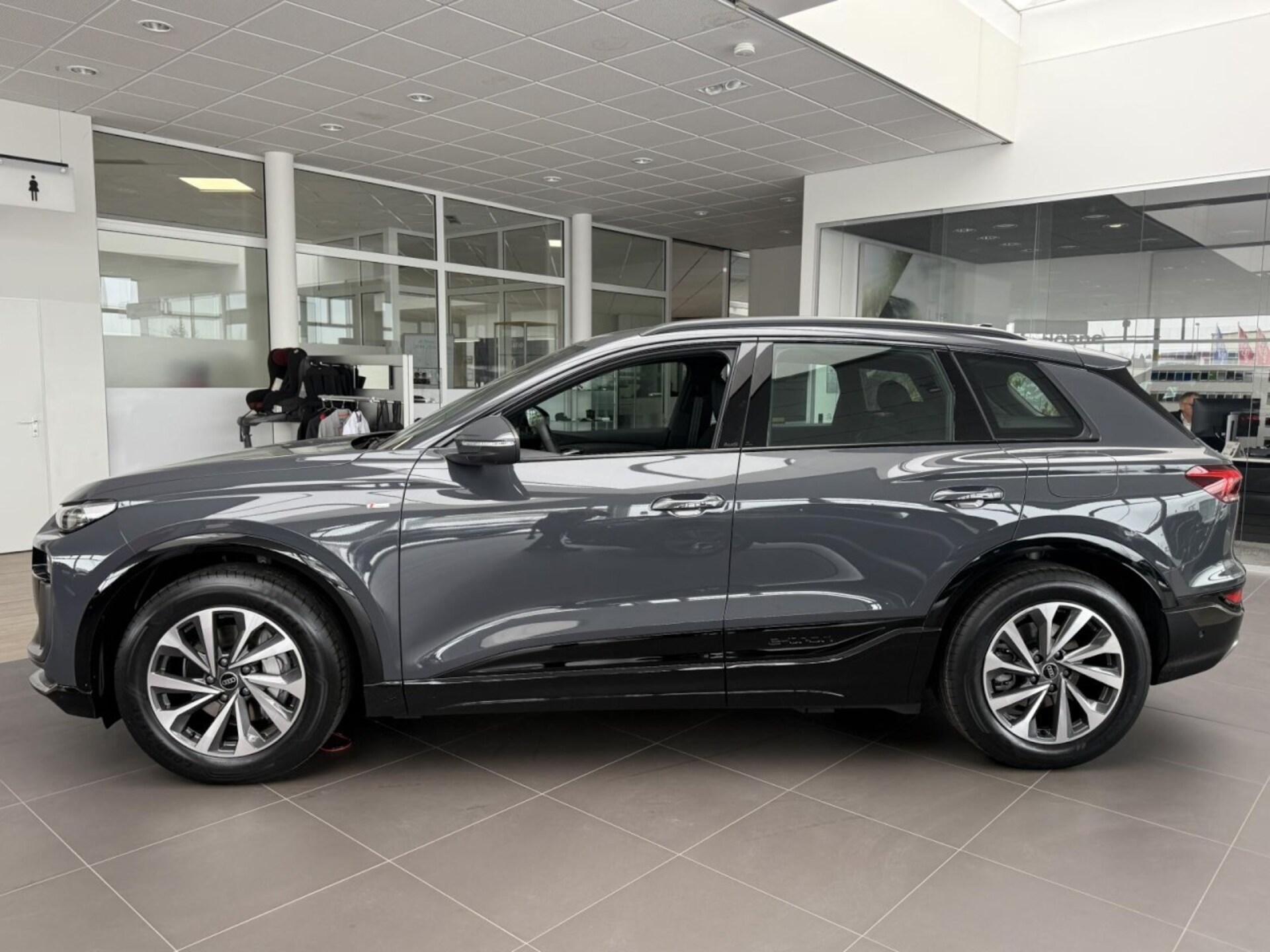 Audi Q6 SUV e-tron