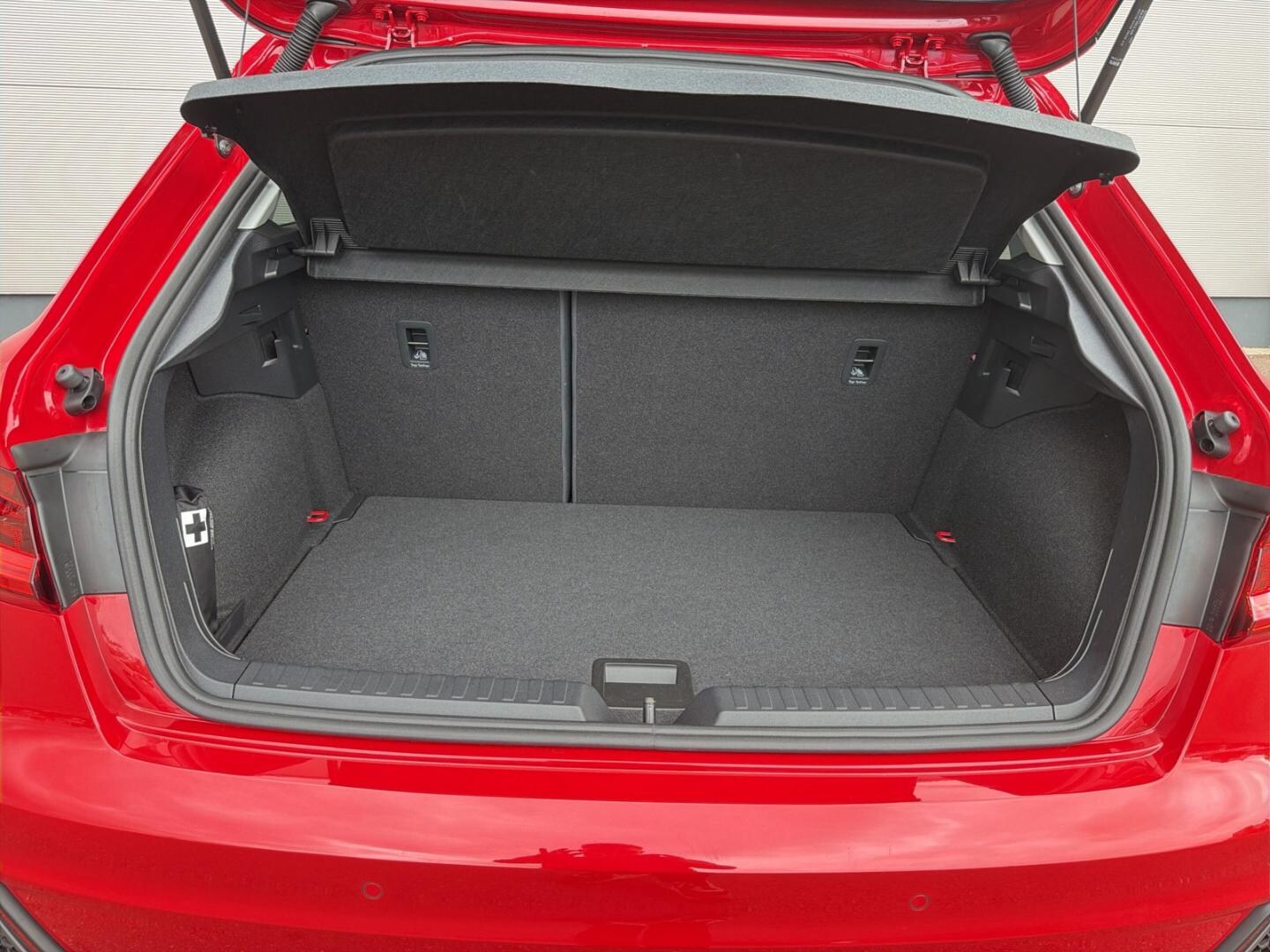 Bild über Audi A1 Sportback S line 30 TFSI S tronic - für weitere Informationen kontaktieren Sie den Audi Partner