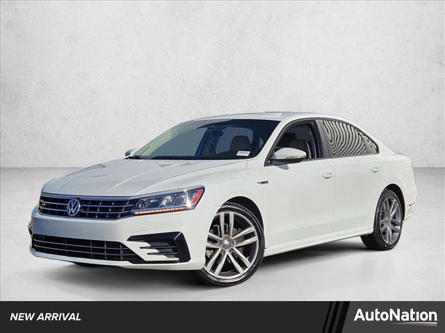 2018 Volkswagen Passat R-Line