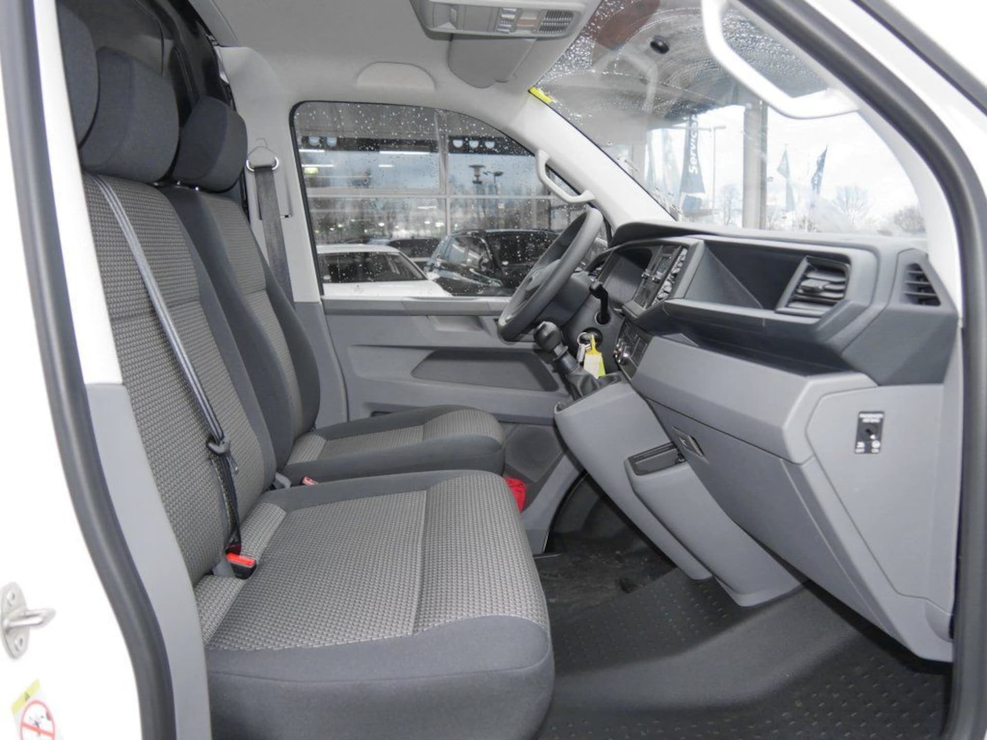 Volkswagen T6.1 Transporter Kasten langer Radstand