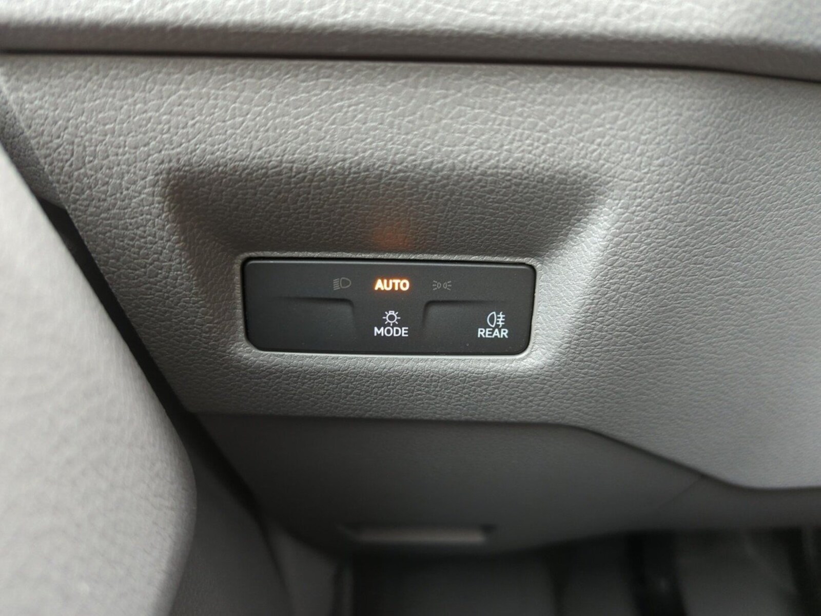 Volkswagen Crafter Kasten mittlerer Radstand – Bild 20