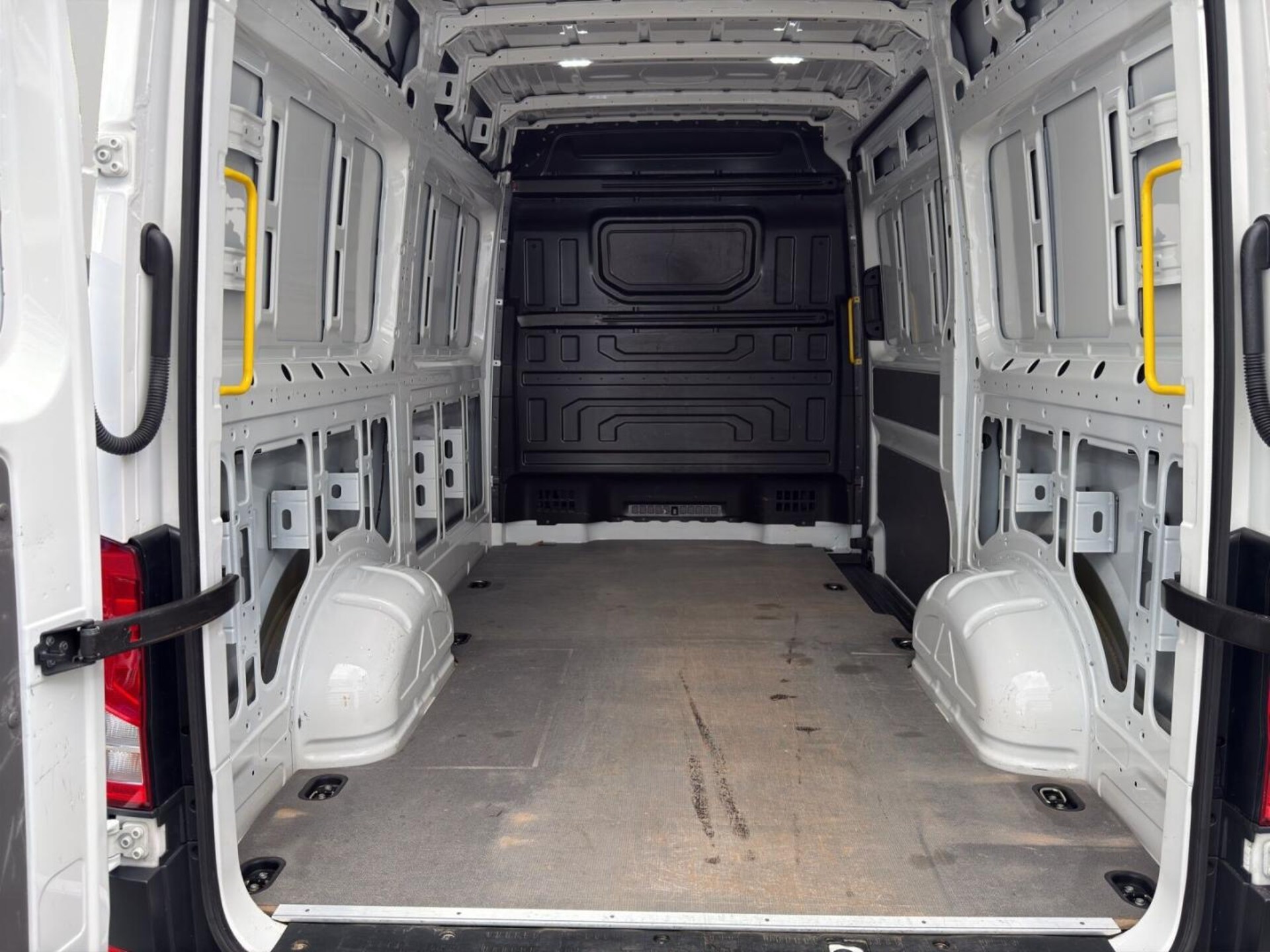 Volkswagen Crafter Kasten mittlerer Radstand