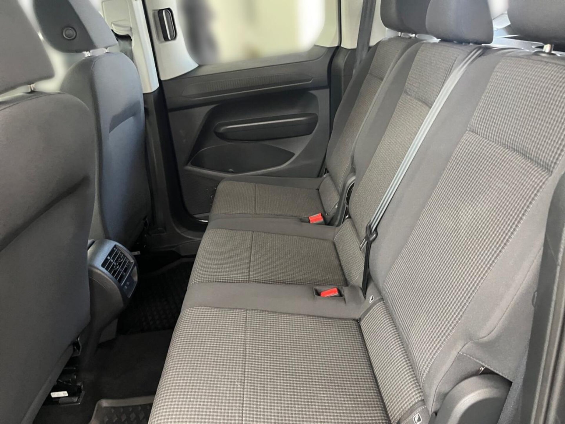 Volkswagen Caddy Basis-Modell