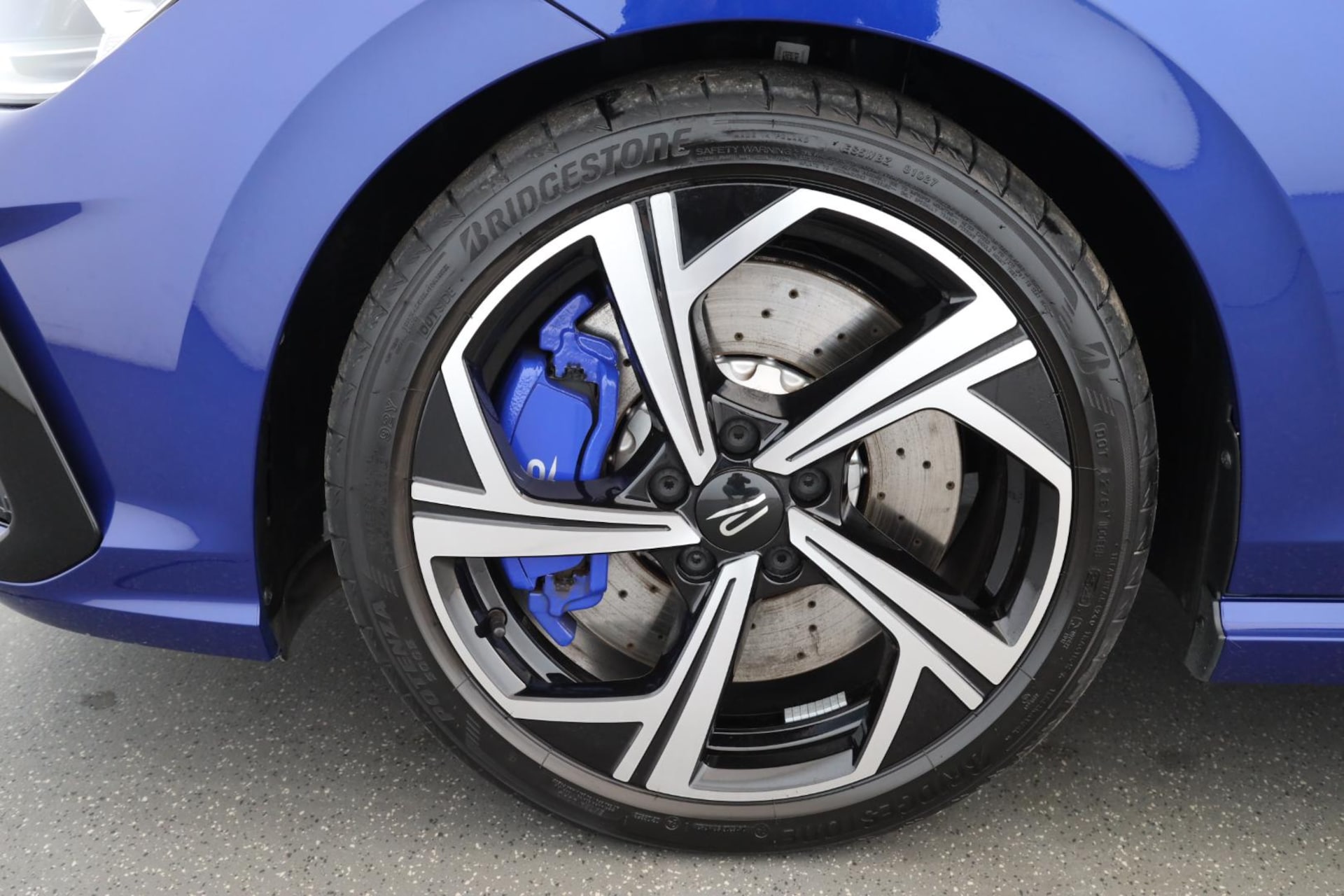 Volkswagen Golf Variant R