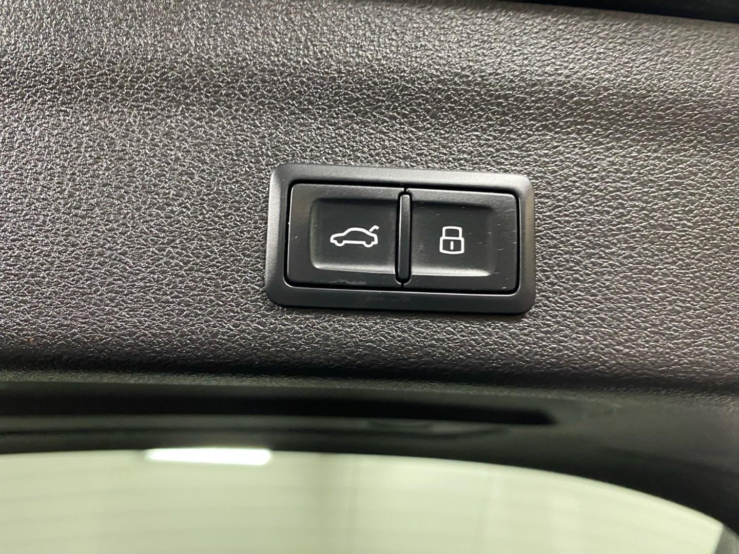 Bild über Audi S6 Avant TDI quattro tiptronic - für weitere Informationen kontaktieren Sie den Audi Partner