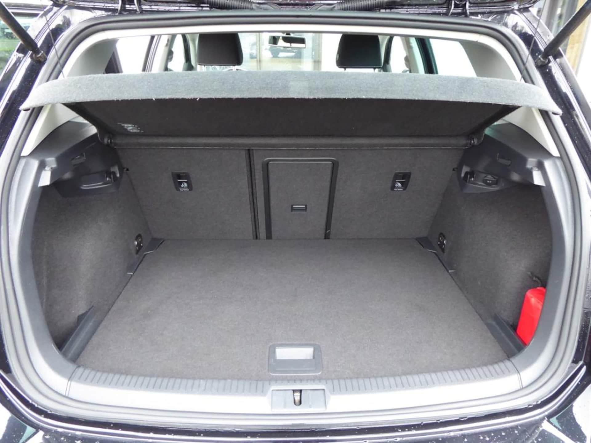Volkswagen Golf LOUNGE