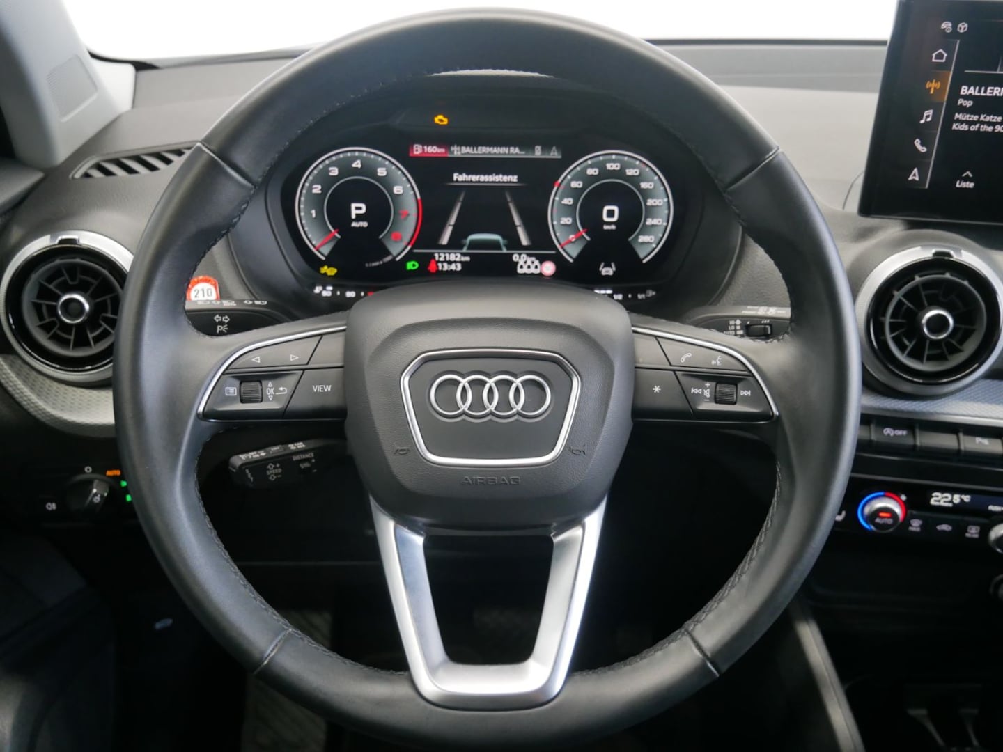 Bild über Audi Q2 advanced 35 TFSI S tronic - für weitere Informationen kontaktieren Sie den Audi Partner