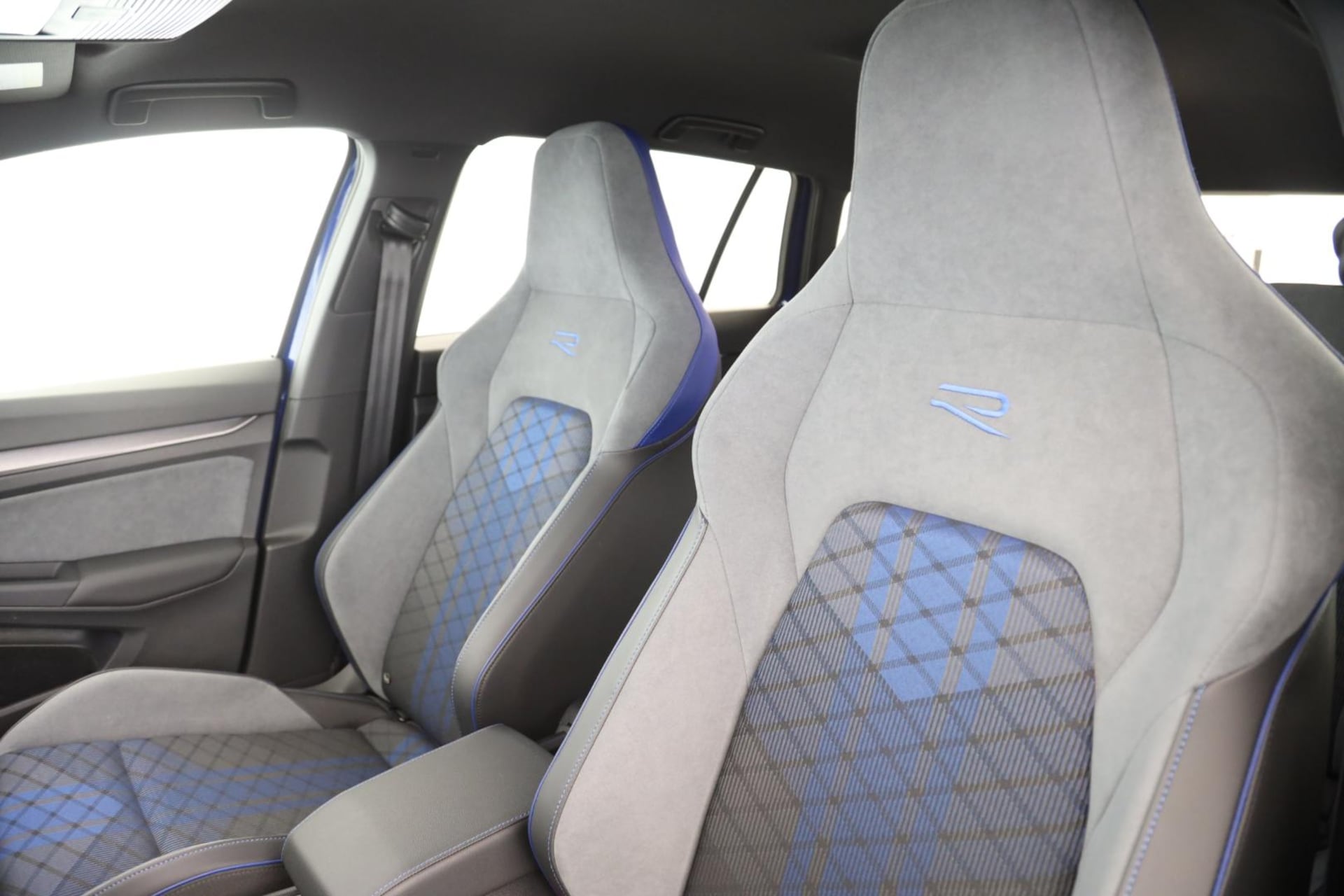 Volkswagen Golf Variant R