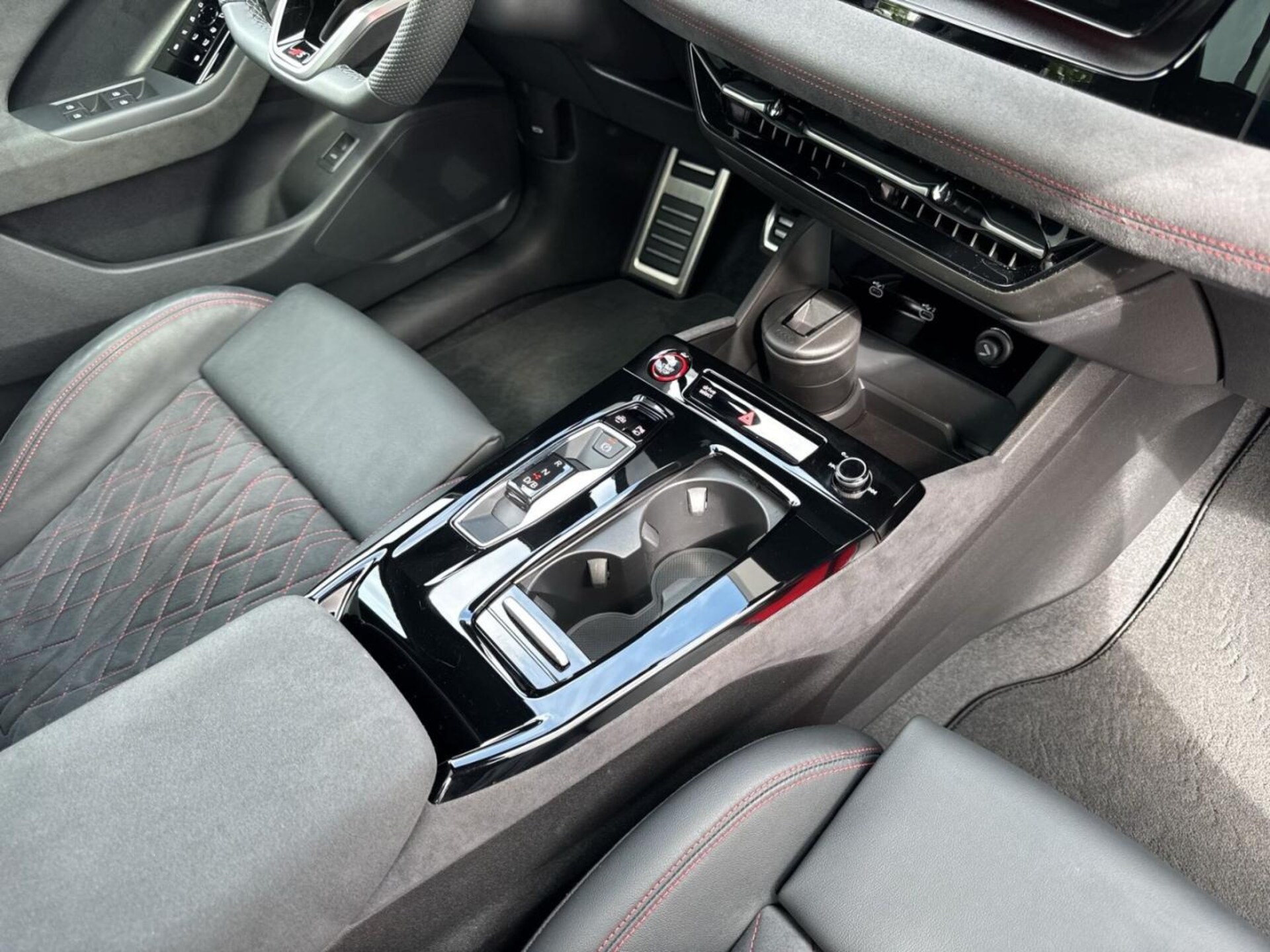 Audi SQ6 SUV e-tron