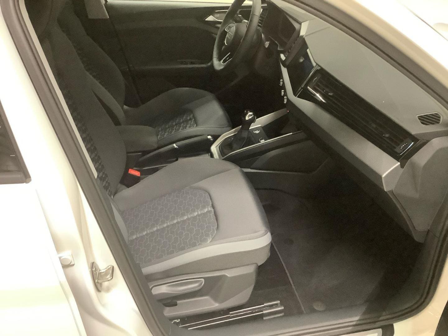 Bild über Audi A1 Sportback S line 30 TFSI S tronic - für weitere Informationen kontaktieren Sie den Audi Partner