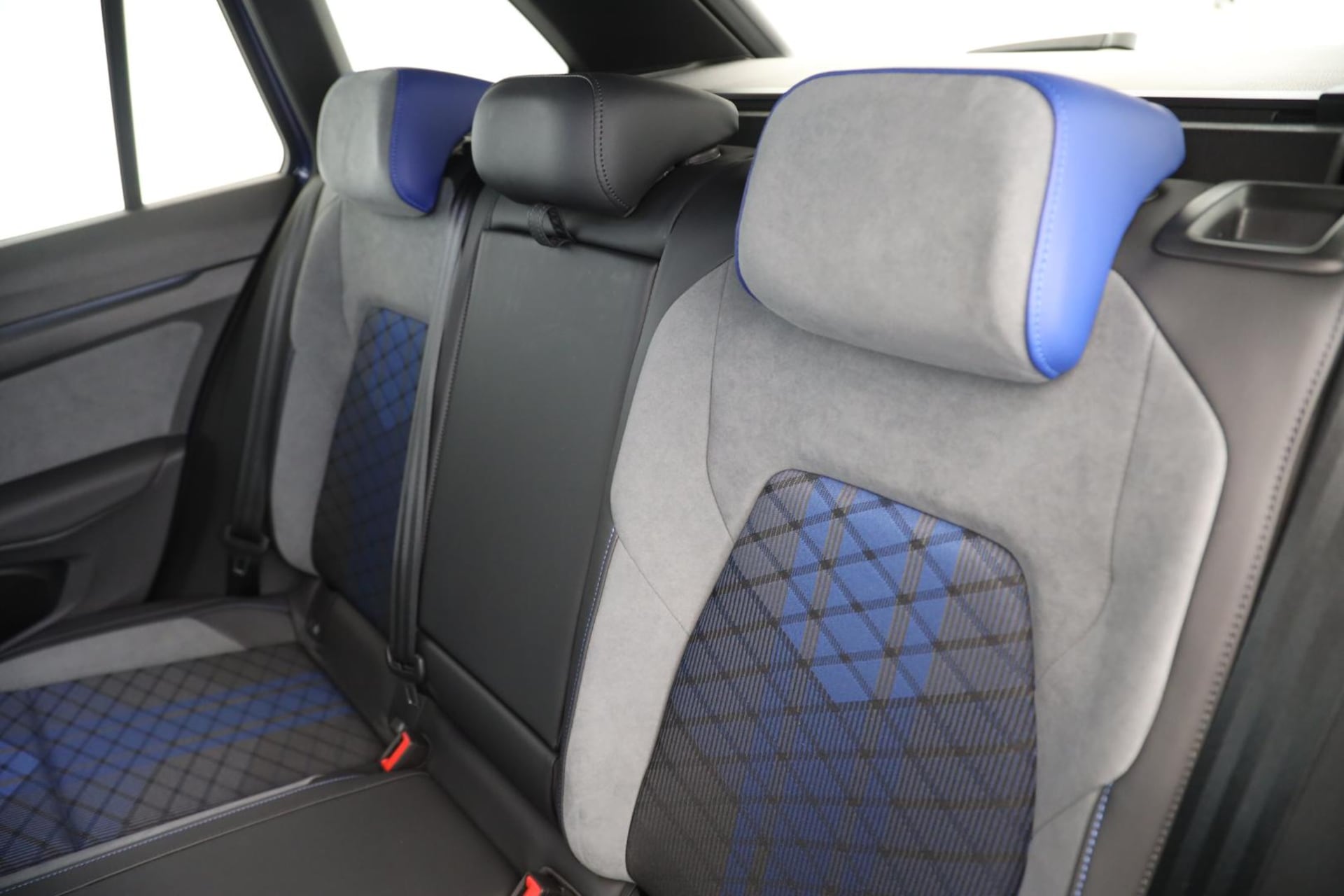 Volkswagen Golf Variant R