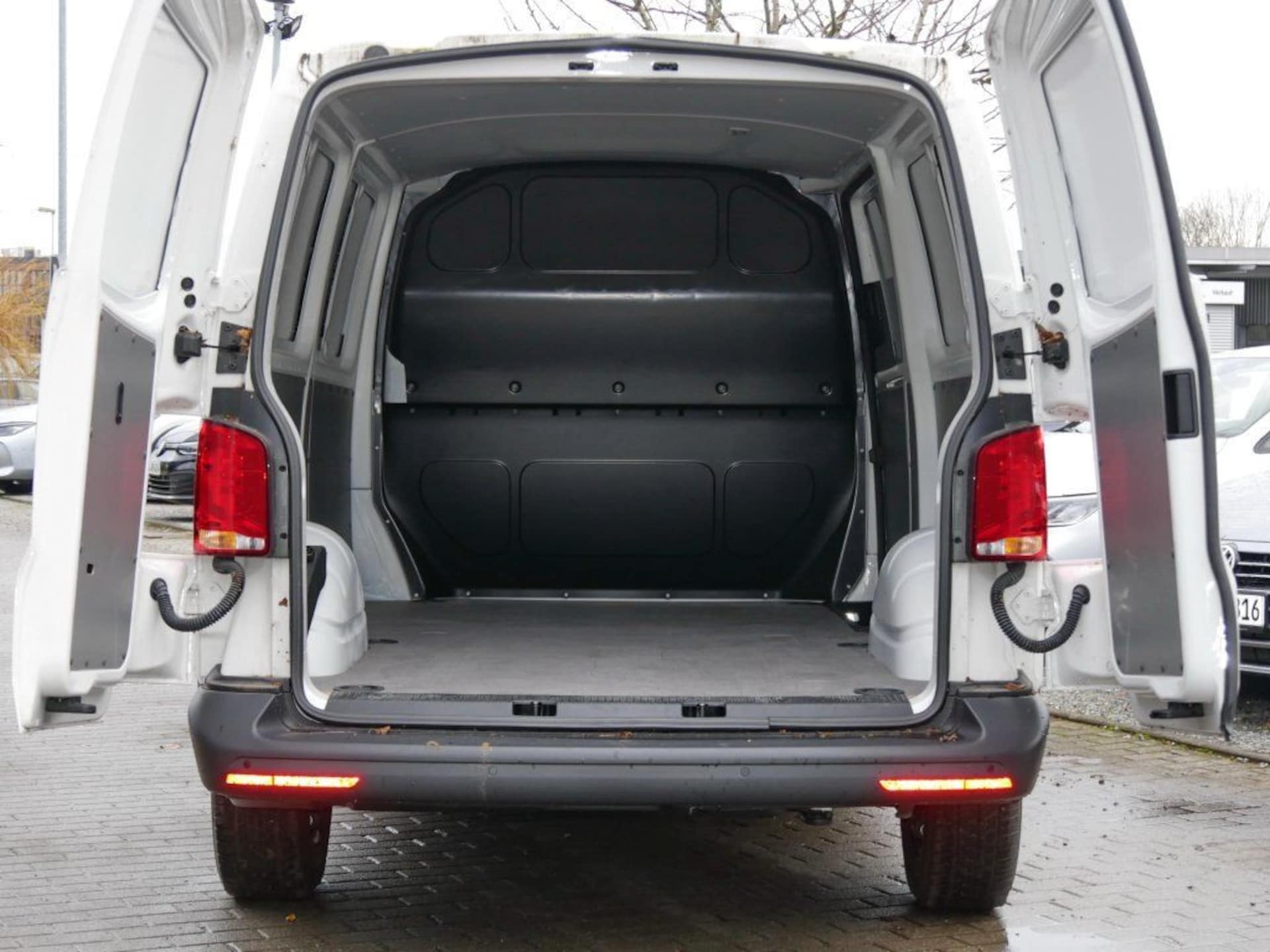 Volkswagen T6.1 Transporter Kasten langer Radstand