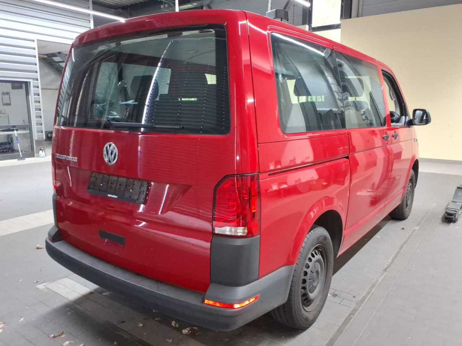 Volkswagen T6.1 Transporter Kombi kurzer Radstand – Bild 4