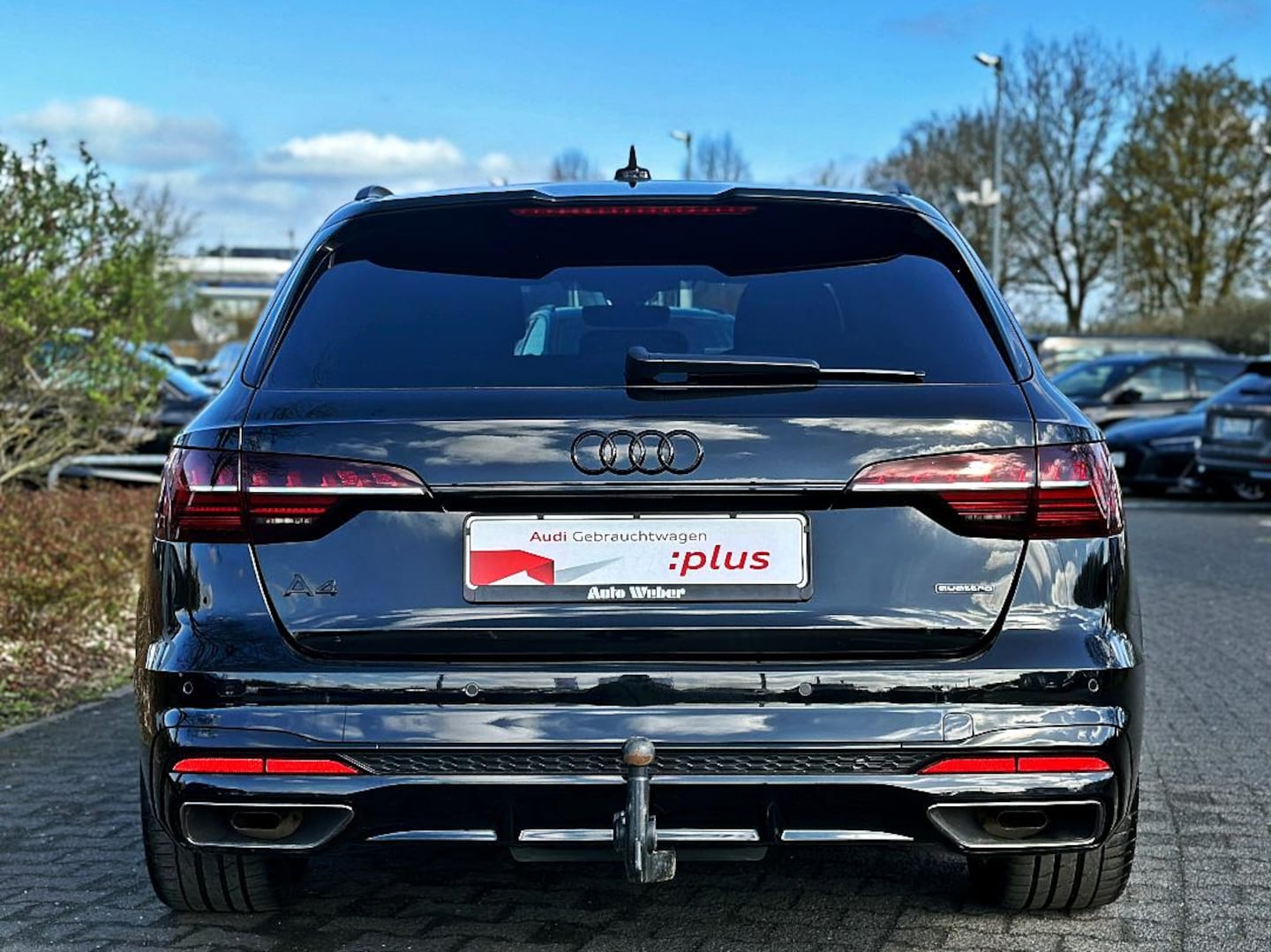 Bild über Audi A4 Avant S line 45 TFSI quattro S tronic - für weitere Informationen kontaktieren Sie den Audi Partner