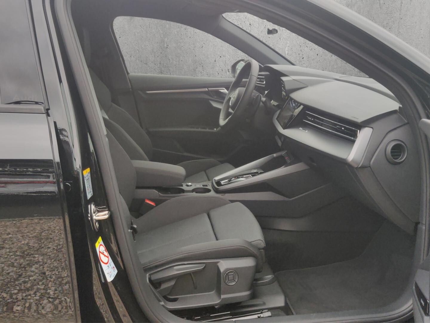 Bild über Audi A3 allstreet 35 TFSI S tronic - für weitere Informationen kontaktieren Sie den Audi Partner