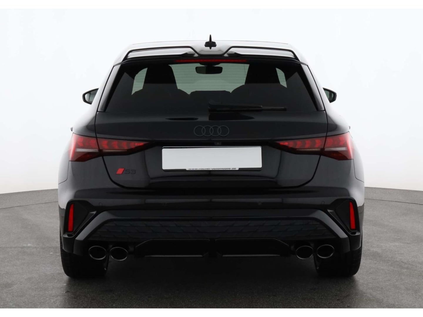 Bild über Audi S3 Sportback TFSI quattro S tronic - für weitere Informationen kontaktieren Sie den Audi Partner