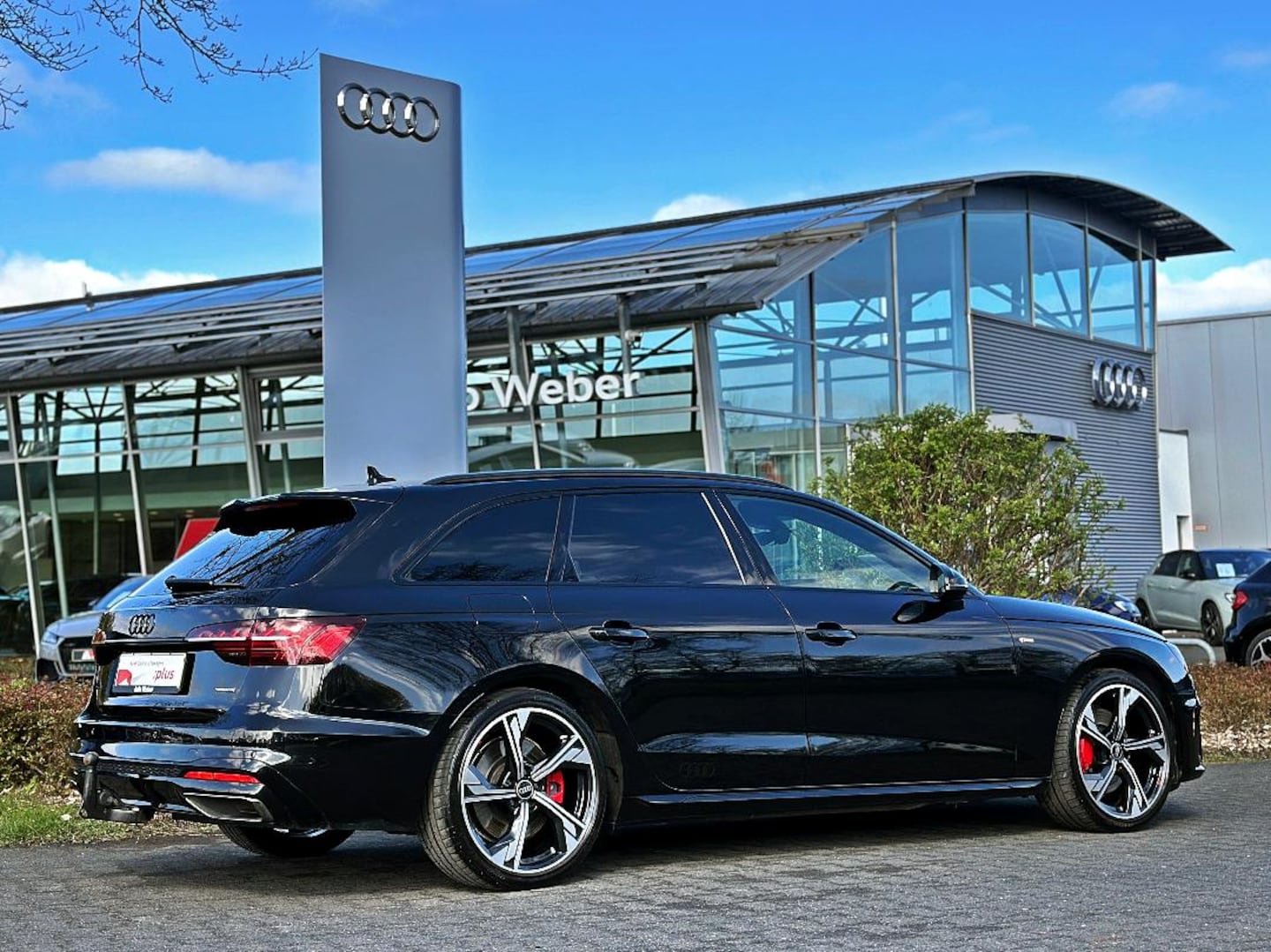 Bild über Audi A4 Avant S line 45 TFSI quattro S tronic - für weitere Informationen kontaktieren Sie den Audi Partner