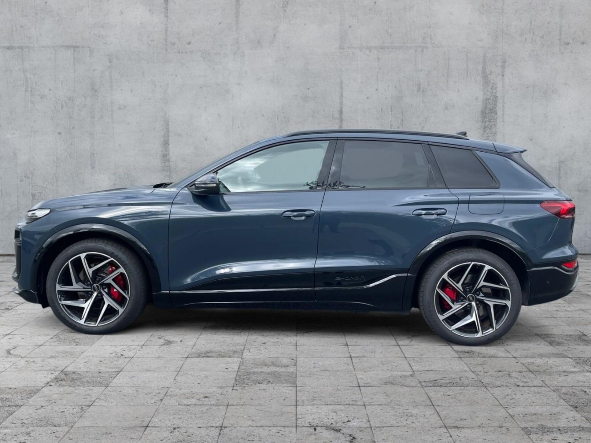 Audi SQ6 SUV e-tron