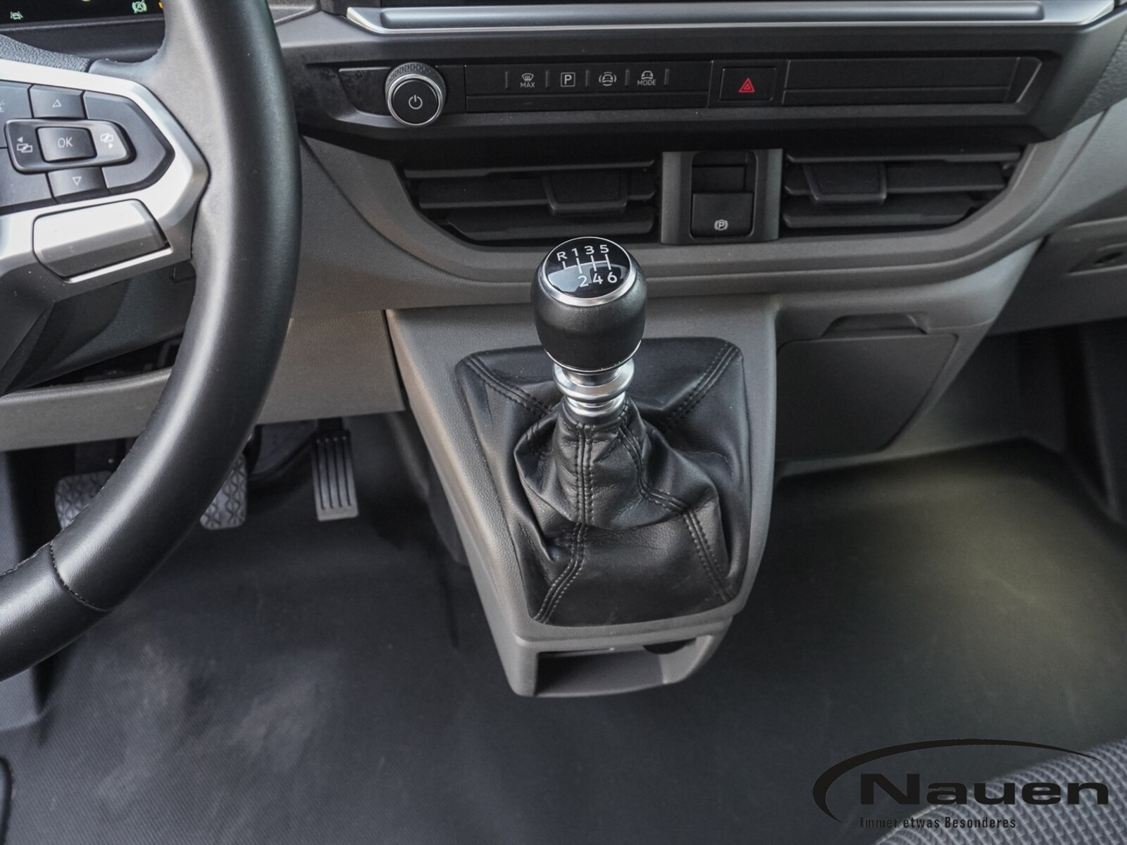 Volkswagen Transporter Kasten kurzer Radstand – Bild 11