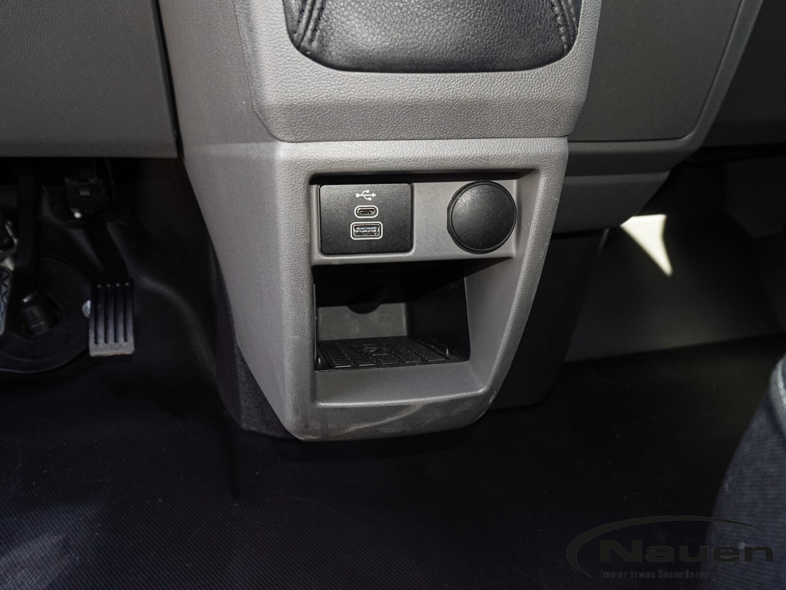 Volkswagen Transporter Kasten kurzer Radstand – Bild 12