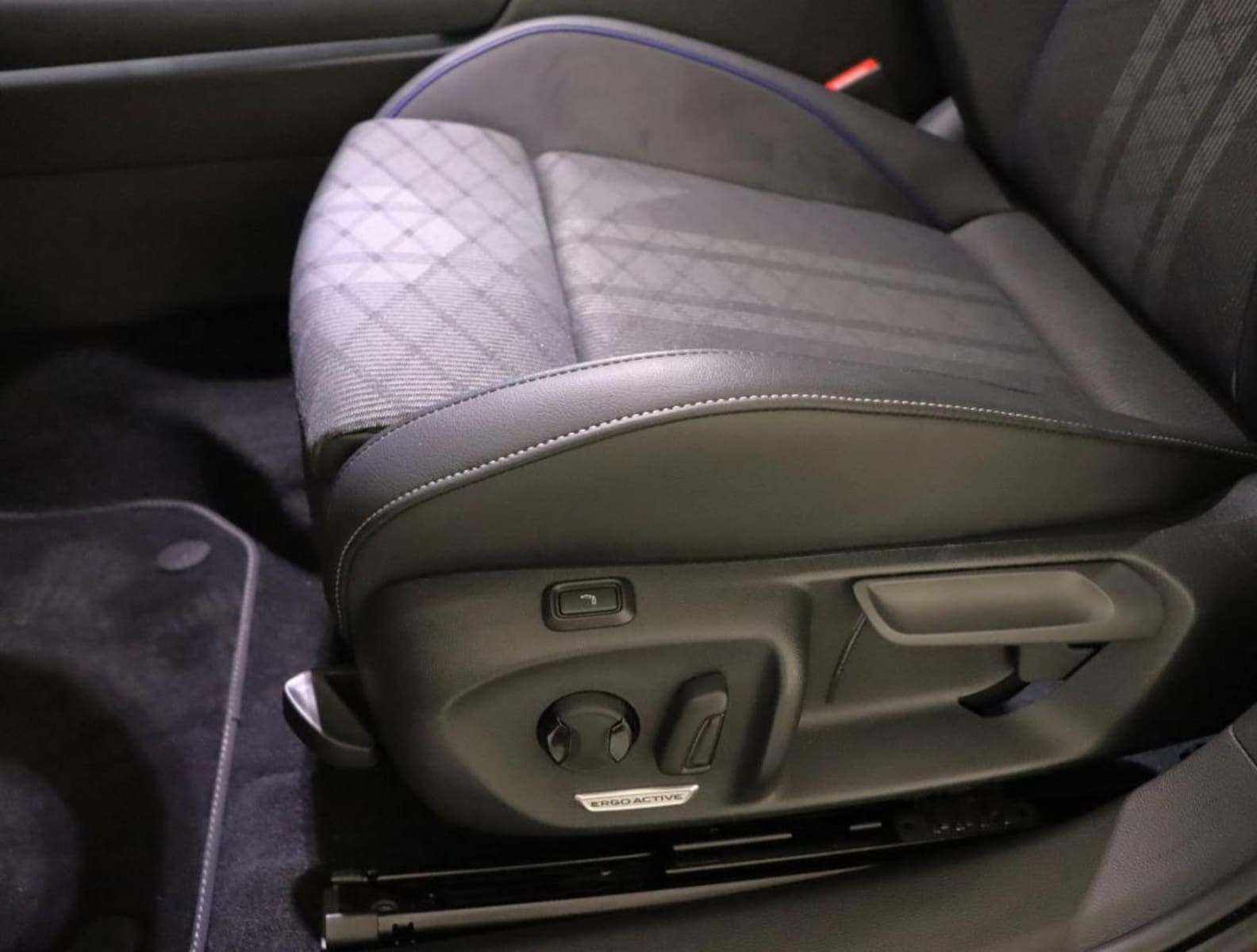 Volkswagen Passat – Bild 11
