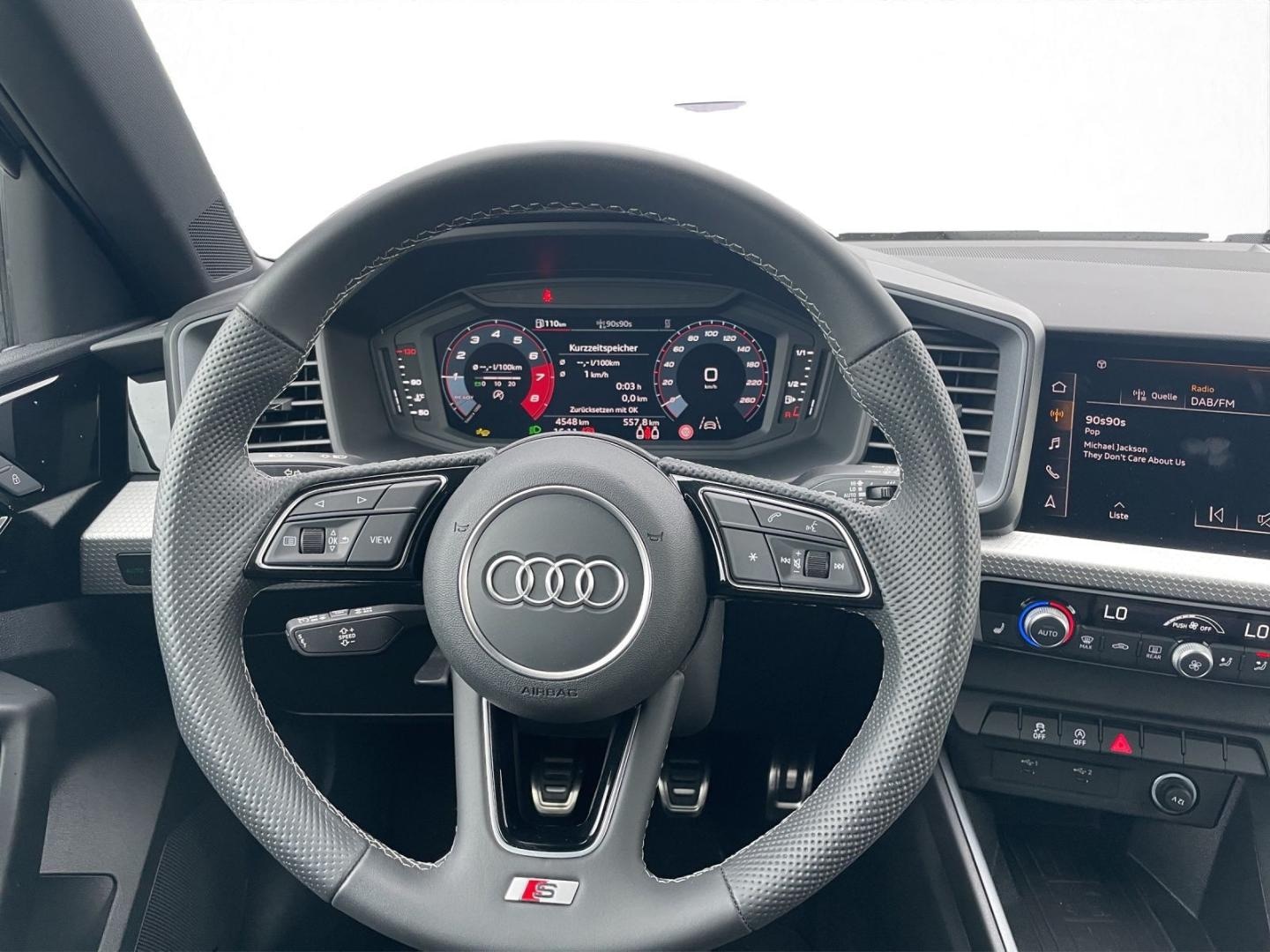 Bild über Audi A1 allstreet 30 TFSI Schaltgetriebe - für weitere Informationen kontaktieren Sie den Audi Partner