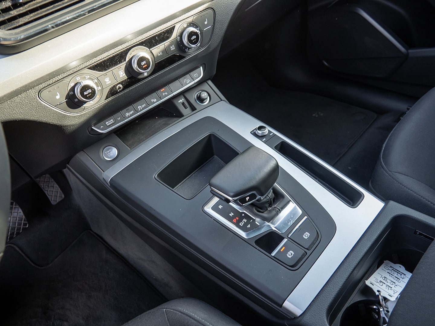 Bild über Audi Q5 40 TDI quattro S tronic - für weitere Informationen kontaktieren Sie den Audi Partner