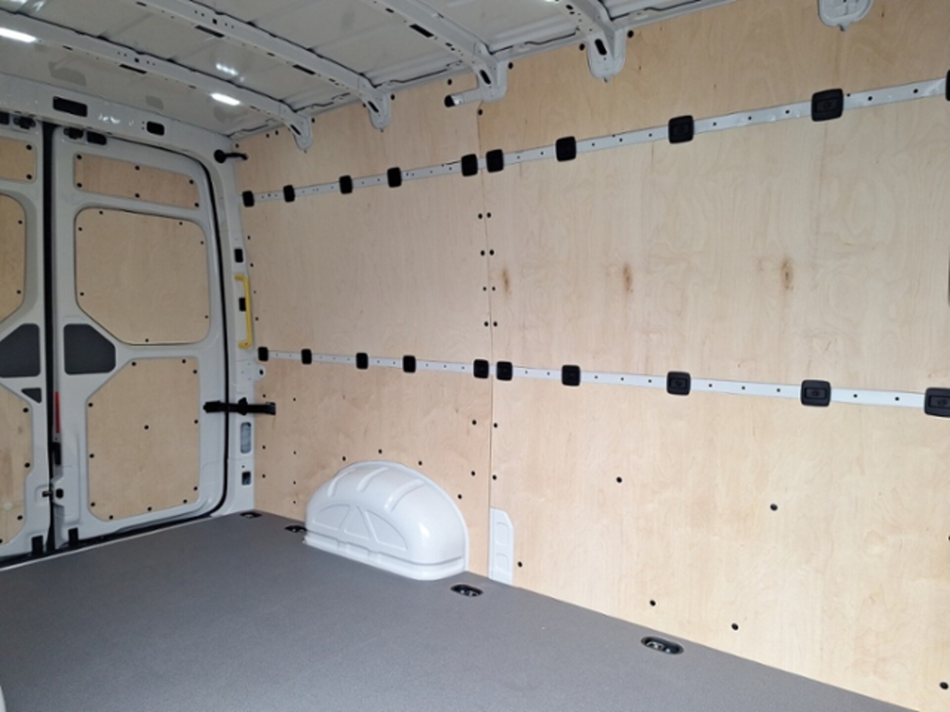 Volkswagen Crafter Kasten mittlerer Radstand