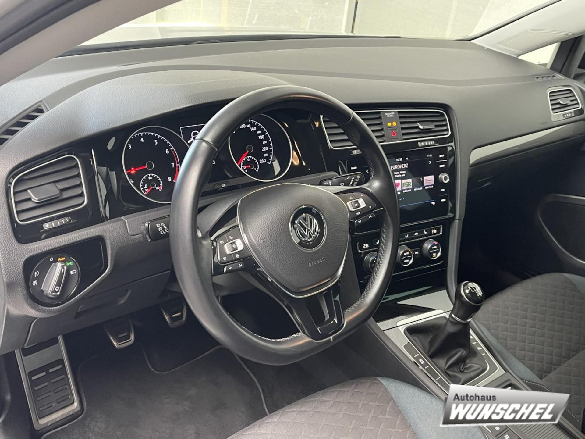 Volkswagen Golf IQ.DRIVE