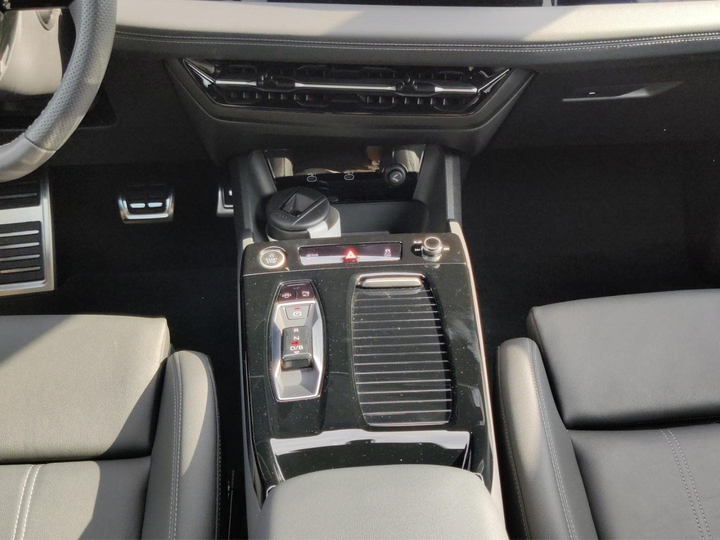 Bild über Audi Q6 SUV e-tron e-tron quattro - für weitere Informationen kontaktieren Sie den Audi Partner