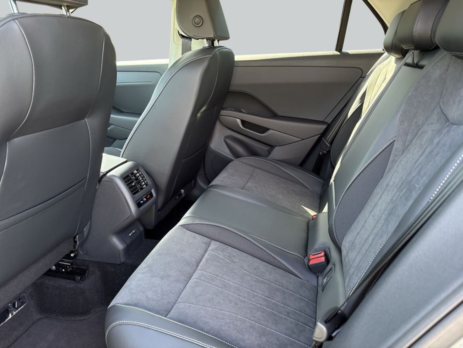 Volkswagen T-Roc – Bild 11