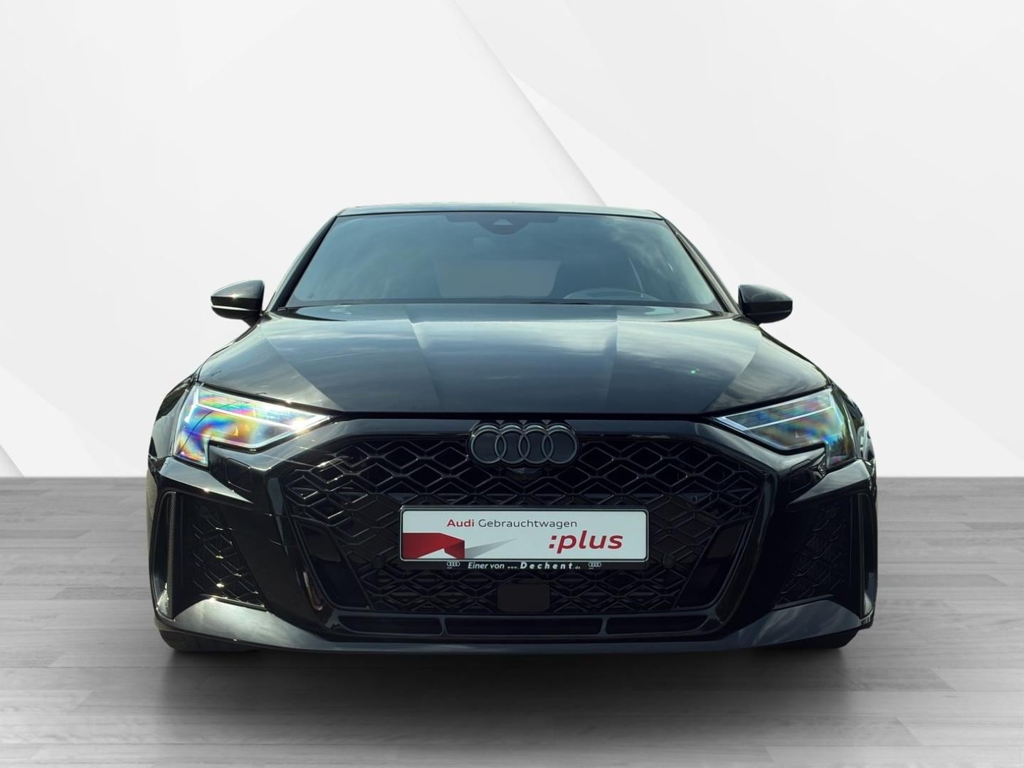 Bild über Audi RS 3 Limousine TFSI quattro S tronic - für weitere Informationen kontaktieren Sie den Audi Partner