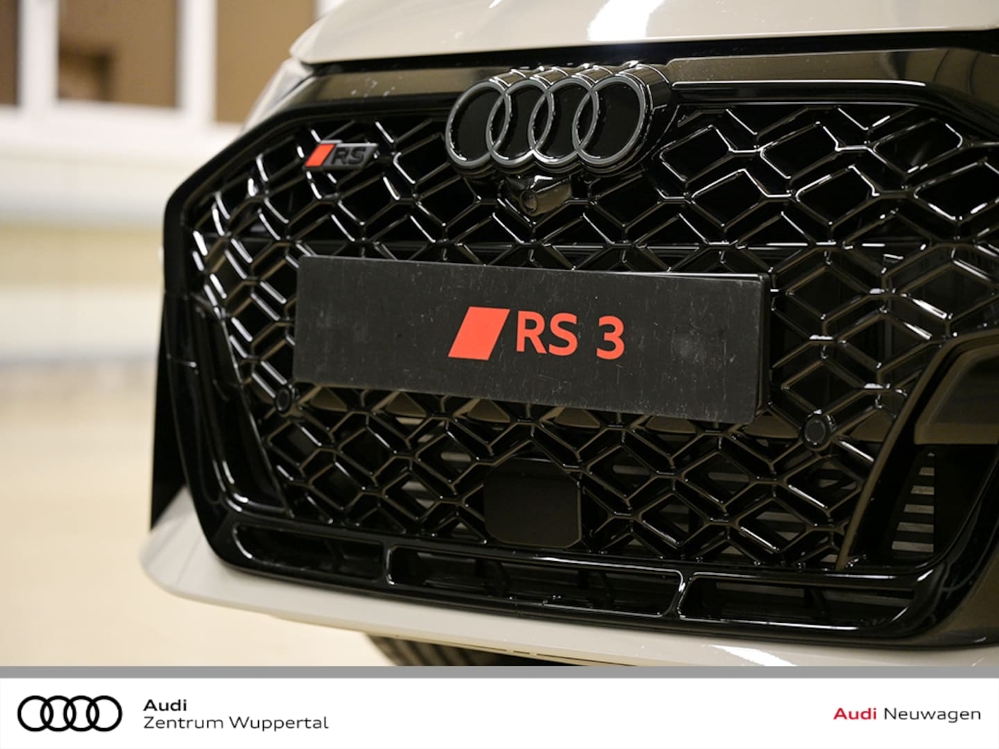 Bild über Audi RS 3 Limousine TFSI quattro 294 kW S tronic - für weitere Informationen kontaktieren Sie den Audi Partner