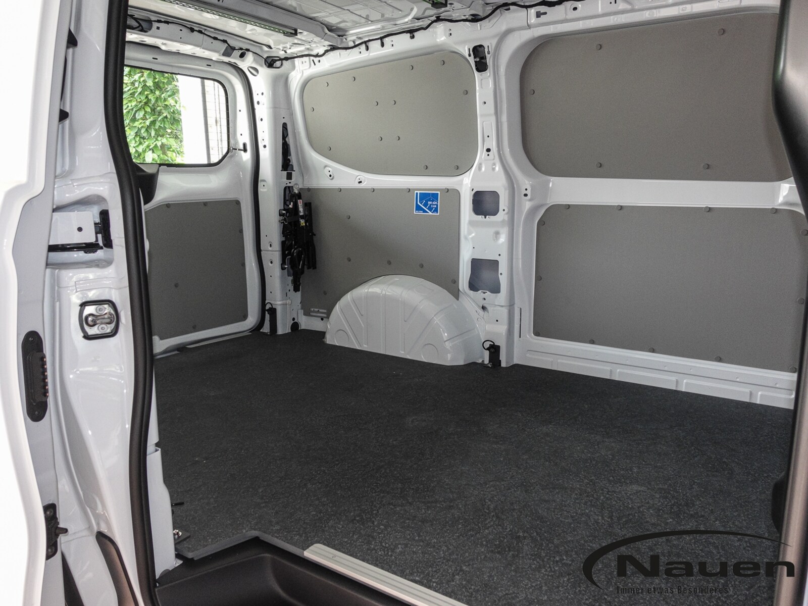 Volkswagen Transporter Kasten kurzer Radstand – Bild 15