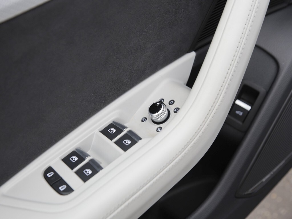 Image about Audi RS 4 Avant TFSI quattro tiptronic