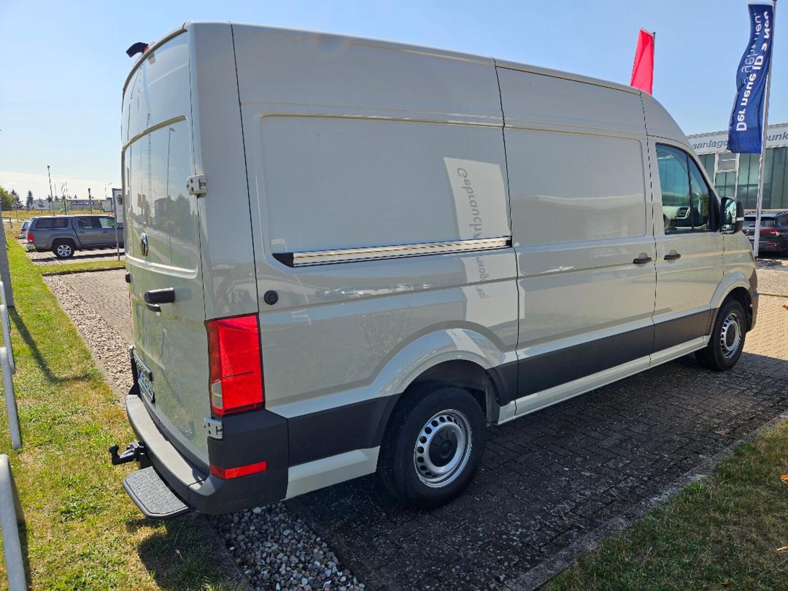 Volkswagen Crafter Kasten mittlerer Radstand – Bild 4