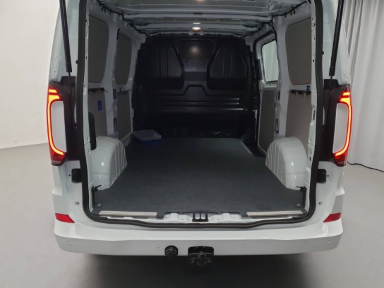 Volkswagen Transporter Kasten kurzer Radstand – Bild 10
