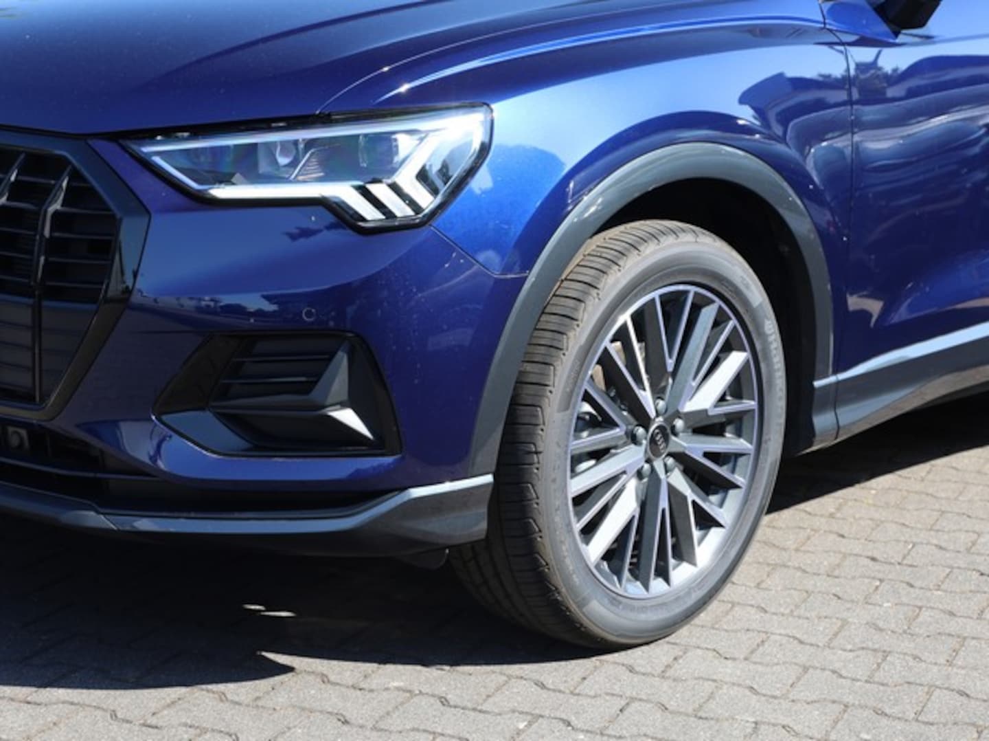 Bild über Audi Q3 TDI 110 kW S tronic - für weitere Informationen kontaktieren Sie den Audi Partner