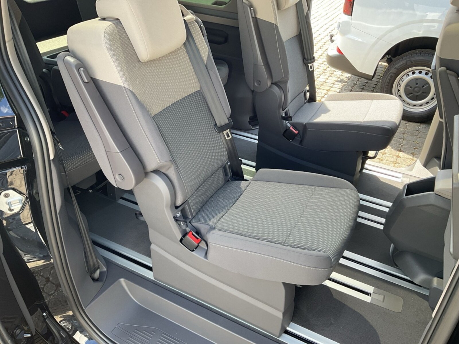 Volkswagen Multivan – Bild 10