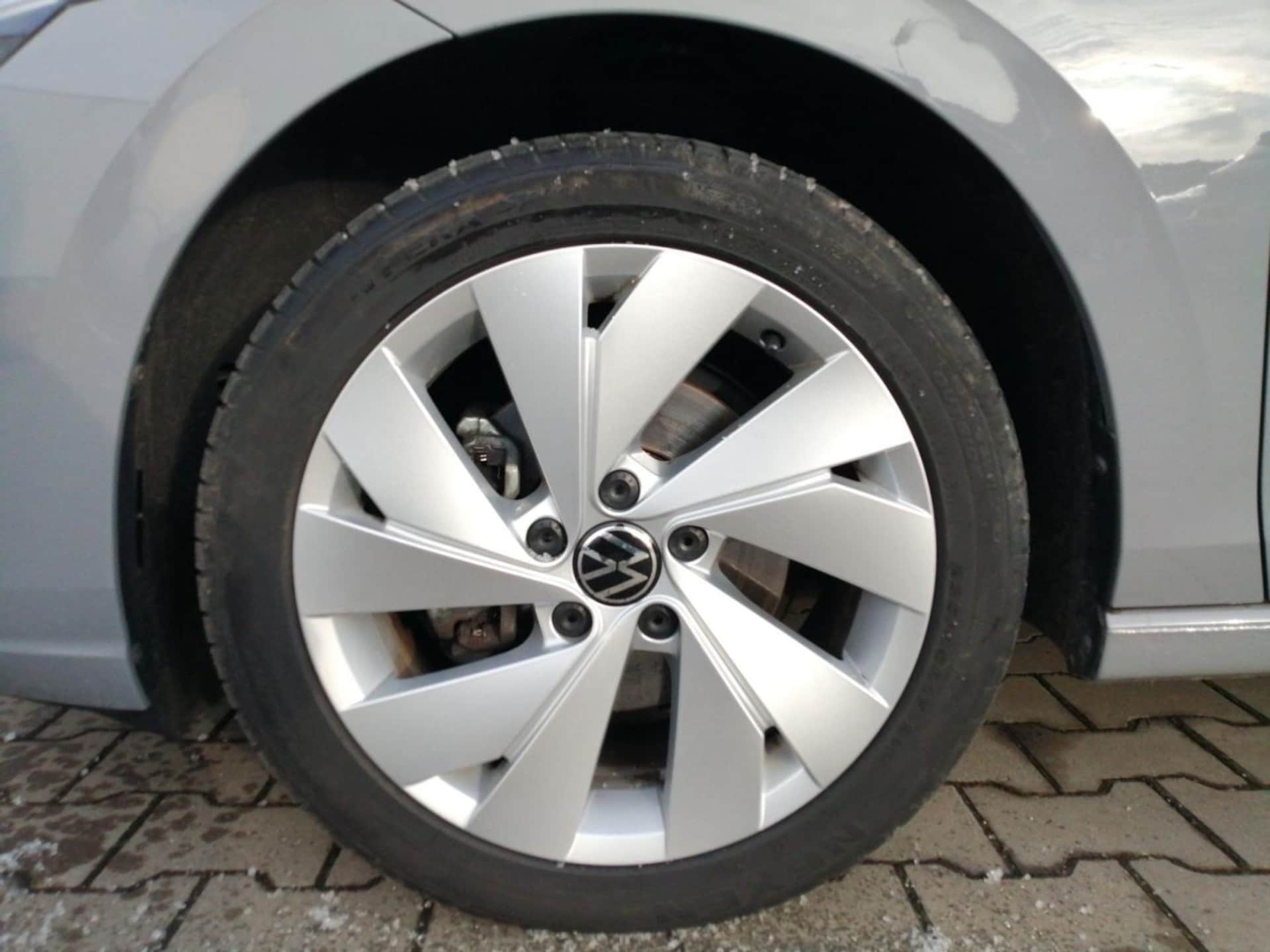 Volkswagen Golf Style