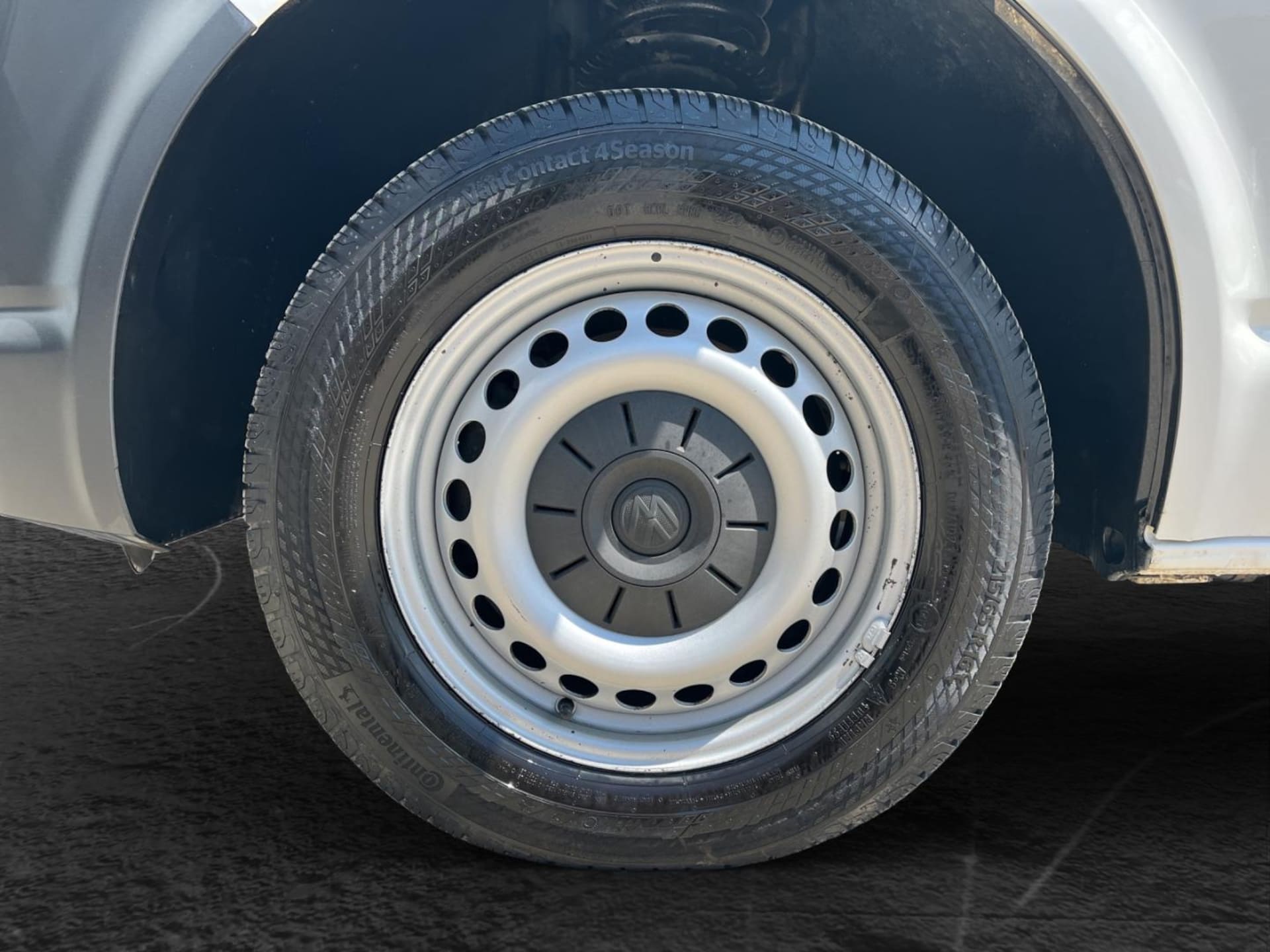 Volkswagen T6 Transporter Kasten langer Radstand