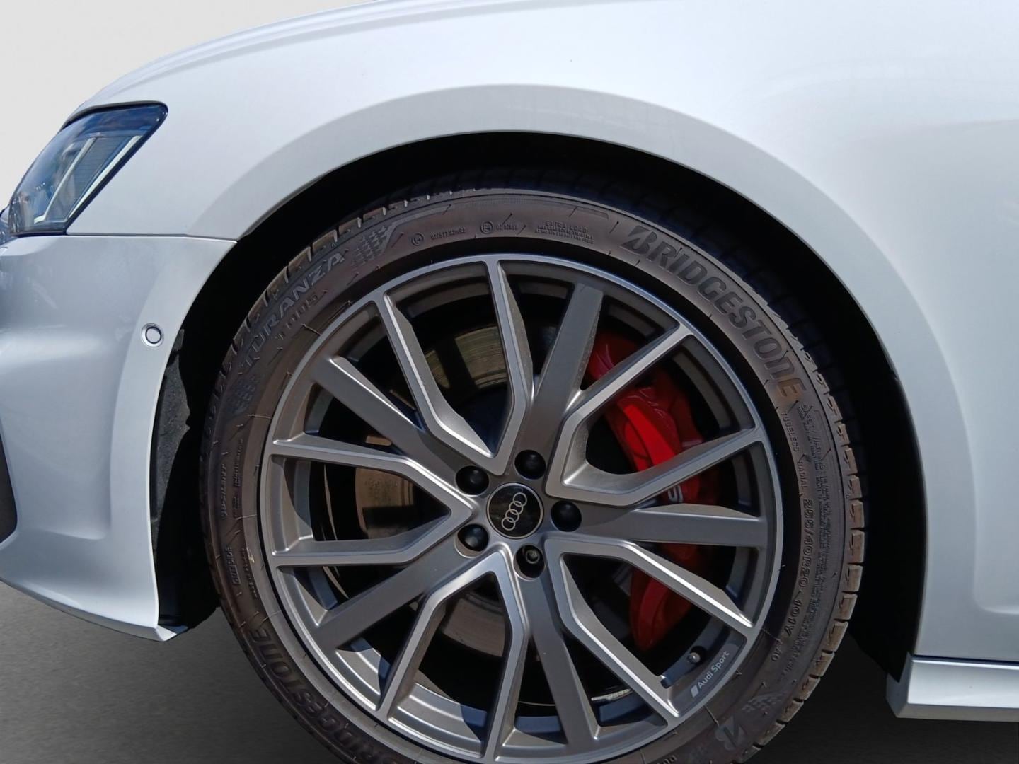 Bild über Audi S6 Avant TDI quattro tiptronic - für weitere Informationen kontaktieren Sie den Audi Partner
