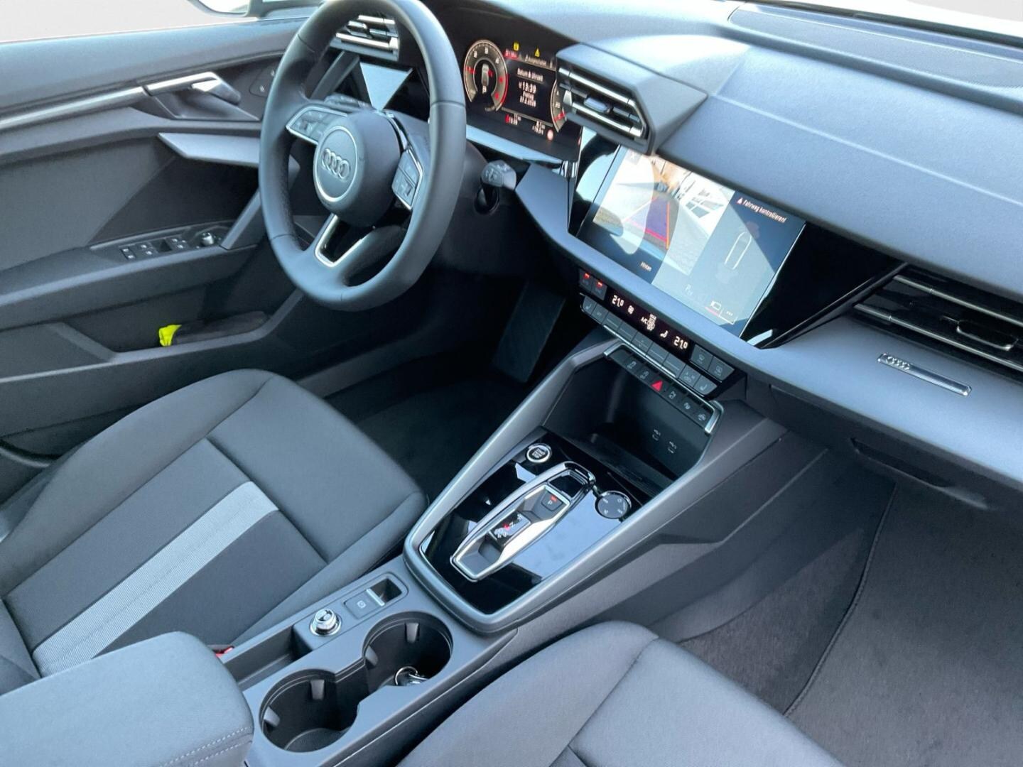 Bild über Audi A3 Sportback TDI S tronic - für weitere Informationen kontaktieren Sie den Audi Partner