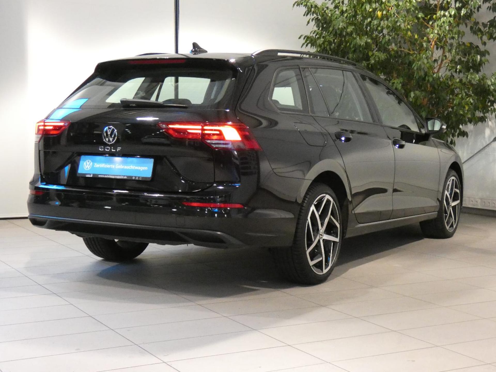 Volkswagen Golf Variant Life