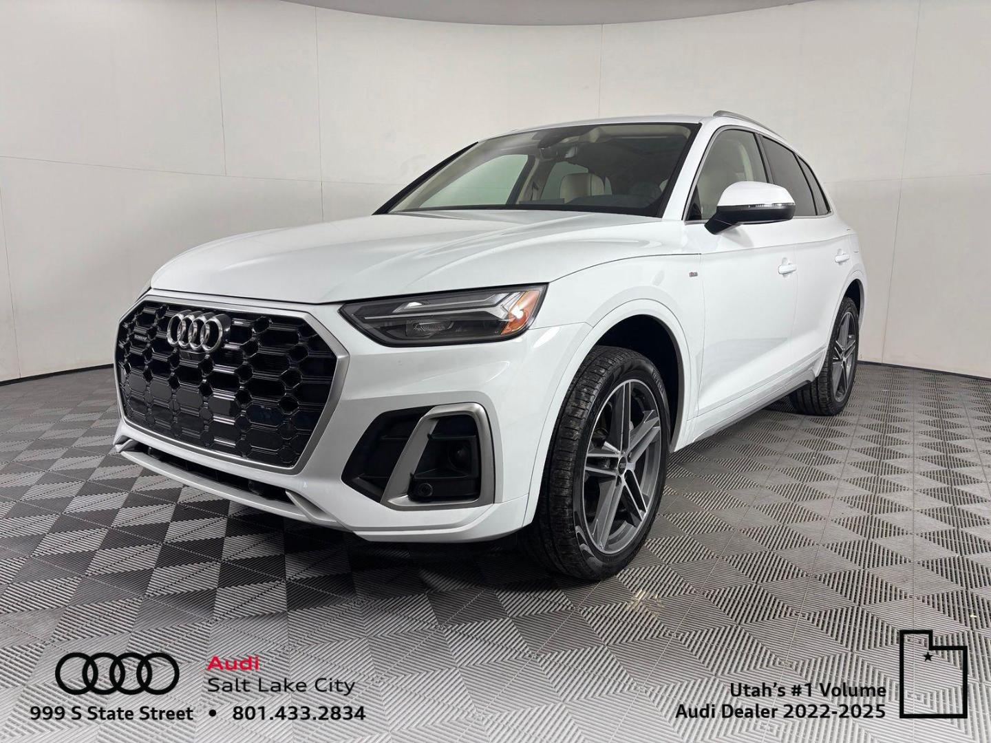 2023 Audi Q5 55 e Premium Plus's photo